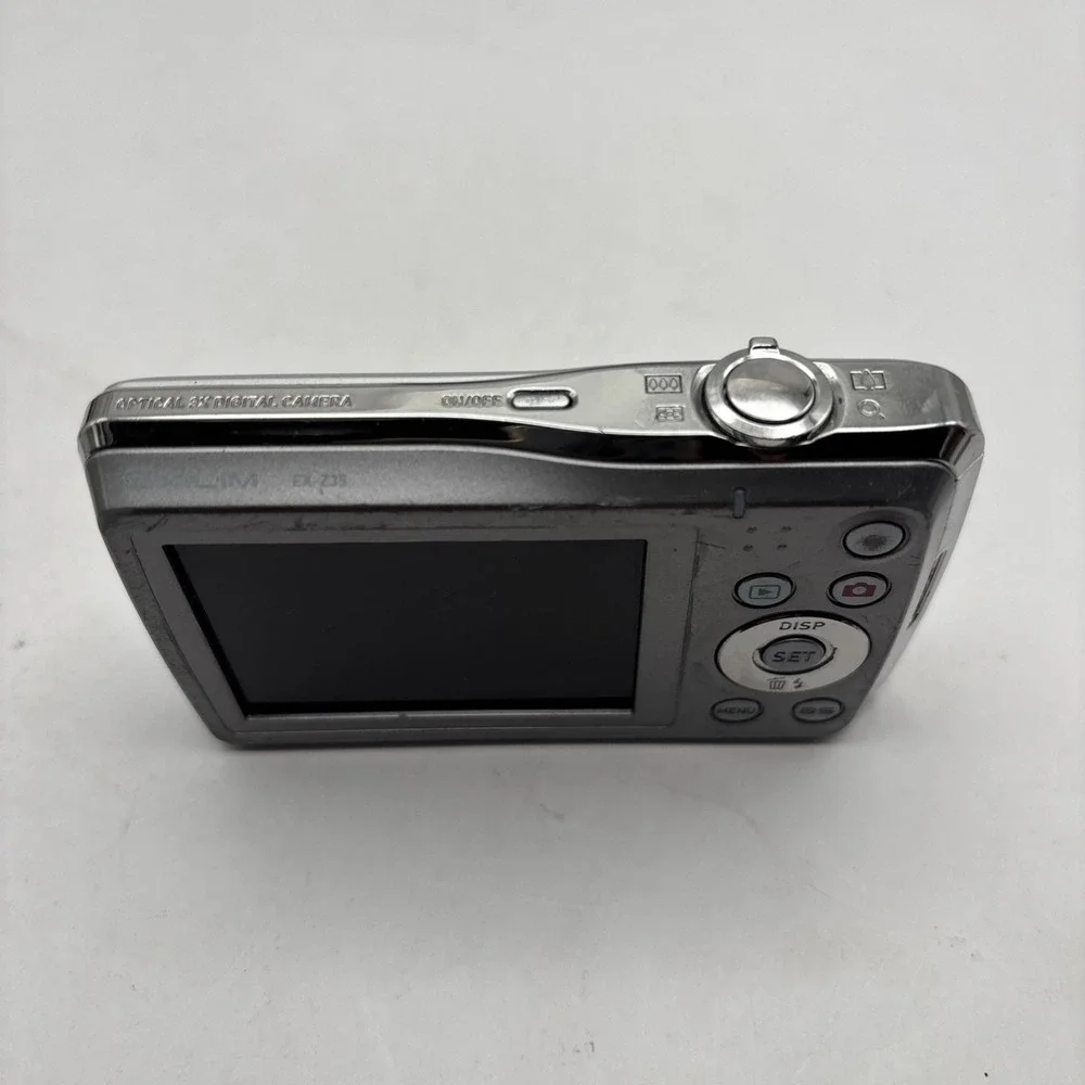 Casio EXILIM ZOOM EX-Z35‎ 12.1MP Digital Camera - Silver 3x Optical 2.6